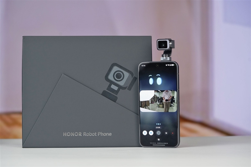 红色最抢手!iPhone 18首销 门店排长队:Pro普版没人要 1/2T版没人愿意收和买、 黄牛最高加价700元